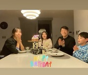 '이범수♥︎' 이윤진, 52번째 남편 생일 파티..소다 남매 신났네[Oh!마이 Baby]