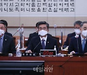 <포토> 법사위 전체회의 출석한 서욱 국방부 장관