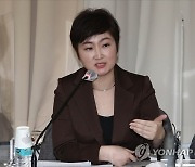 마포포럼 발언하는 이언주