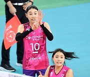 [포토] 김연경 '꼼꼼하게 하나씩'