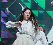 우주소녀 연정, 확진자와 동선 겹쳐 코로나19 검사