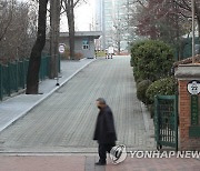 학생 34명 코로나19 신규 확진..등교 중지 학교 885곳