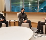 우기홍 대한항공 사장, 일반노조·조종사노조 위원장과 간담회