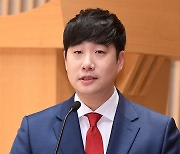 배성우 동생 배성재 "가족으로서 죄송, 앞으로 형 언급 없다" 사과