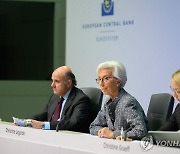 [2보] ECB, 기준금리 동결..코로나19 대응 채권매입 규모 확대