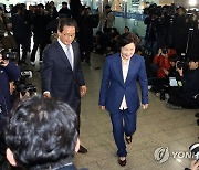 윤 측 "심재철, 의결정족수 규정 점탈..절차적으로 부적합"