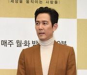 이정재, '날아라 개천용' 배성우 빈자리 채울까?..소속사 "논의 중" (공식)