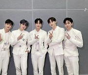 뉴이스트, '더팩트 뮤직 어워즈' 올해의 아티스트상 수상