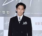 이정재, '음주운전' 배성우 대신 '날아라 개천용' 출연하나