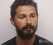 샤이아 라보프, 성폭행 혐의로 피소..전여친 "女 살해 다큐 시청 강요" [엑's 할리우드]