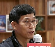 진중권 "尹 징계 수위 정해놓고 뭐 하러 연극하나"