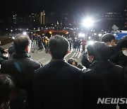 징계위 2차 심의 마친 윤석열 측 변호인단