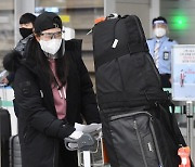 [ST포토]  US여자오픈 우승 김아림, '골프백은 직접 챙겨요'