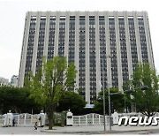 '장투하면 세금감면'..주식·국채 장기투자 유도한다