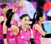 [ST포토] 김연경, '3세트에 끝내고 조기퇴근 하자!'