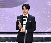 [T포토] 이승기 "음악도 예능도 더 잘할게"