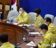 민주 "野, 백신 정쟁화 매진 중..방역실패 원하는 행태 실망"