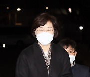 정영애 신임 여성가족부 장관의 첫 출근