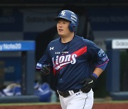 Samsung Lions re-sign infielder Lee Won-seok on two-plus-one deal