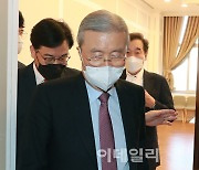 [포토]이낙연, '김종인에 영수회담 제안'