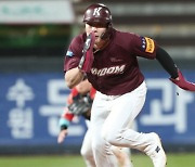 팬그래프닷컴 "김하성, MLB 빠른 공 대처 능력이 관건"