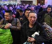[올댓차이나] 중국 내년 춘절 4억명 철도 이용.."코로나 확산 방역 비상"