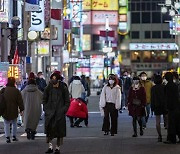 일본 코로나 신규 확진 3,834명..자택 대기자 두 달 새 15배 급증