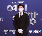 [T포토] 로운 '돋보이는 피지컬'