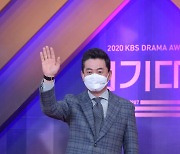 [2020 KBS 연기대상] '연작·단막극상' 수상 이한위 "저에겐 이 상이 대상"