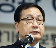 대통령비서실장에 유영민 전 과기부 장관..민정수석 신현수(상보)