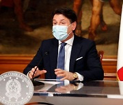이탈리아 총리 "내년 4월까지 전국민 25% 코로나 백신 접종"