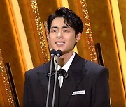 '2020 SBS 연기대상' 조병규-소주연 신인 연기상 수상