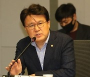 '확진자 밀접 접촉' 자가격리 황운하 의원, 코로나19 '음성'