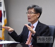 윤영관 "김여정, 북미협상 전면에 나서야"