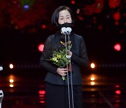 [TD포토] 손숙 '단막극 줄어 서운해' (KBS연기대상)