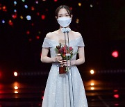 [TD포토] 이유영 '연작 단막극상 수상' (KBS연기대상)