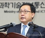 盧와 인연, 文과 동행 ..대기업 출신 靑 비서실장 유영민