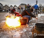 NETHERLANDS NEW YEARS EVE TRADITION