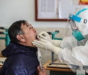 중국 CDC "변이 바이러스가 백신 효과 떨어뜨리는 증거 없다"