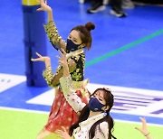 [포토] 치어리더 김한나,  귀여움 발산하며 댄스