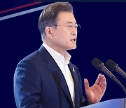 문 대통령 "신축년 새해, '국민 일상의 회복'으로 보답할 것"