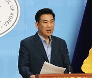 동부구치소 누적 확진자 900명 넘어..野 "대통령, 절규에 답하라"(종합)