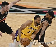 Lakers Spurs Basketball