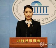 민주 "거리두기 연장 송구..방역·경제 균형 숙제"