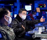서욱 국방장관, 세종대왕함서 임무수행태세 점검