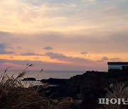 [fn포토] 성산읍 온평리에서 본 제주 동해바다 일출
