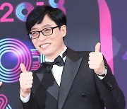 [단독] 유재석, '해투' CP 손 잡고 1년만에 친정 KBS 예능 복귀(종합)