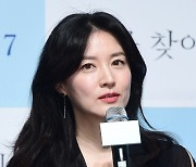 이영애, 故정인 양 묘소 찾아 추모.."안타깝고 미안해" 눈물