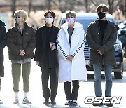 원위(ONEWE),'한파 뚫고 출근' [사진]