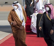 [사진] 단교 3년여 만에 사우디 첫 방문한 카타르 군주